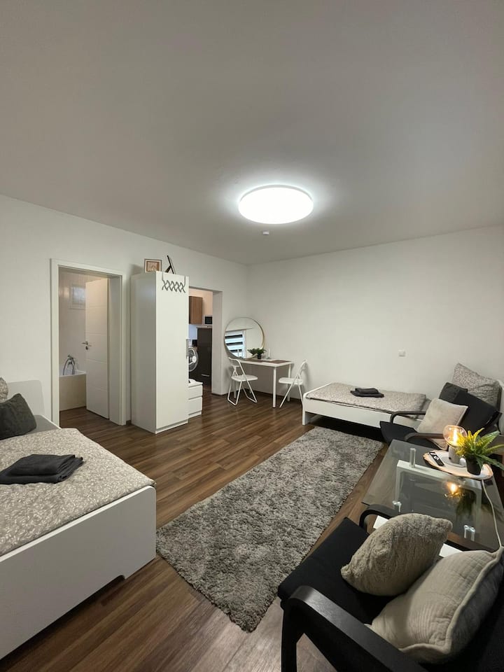 Schlafzimmer Bild 1