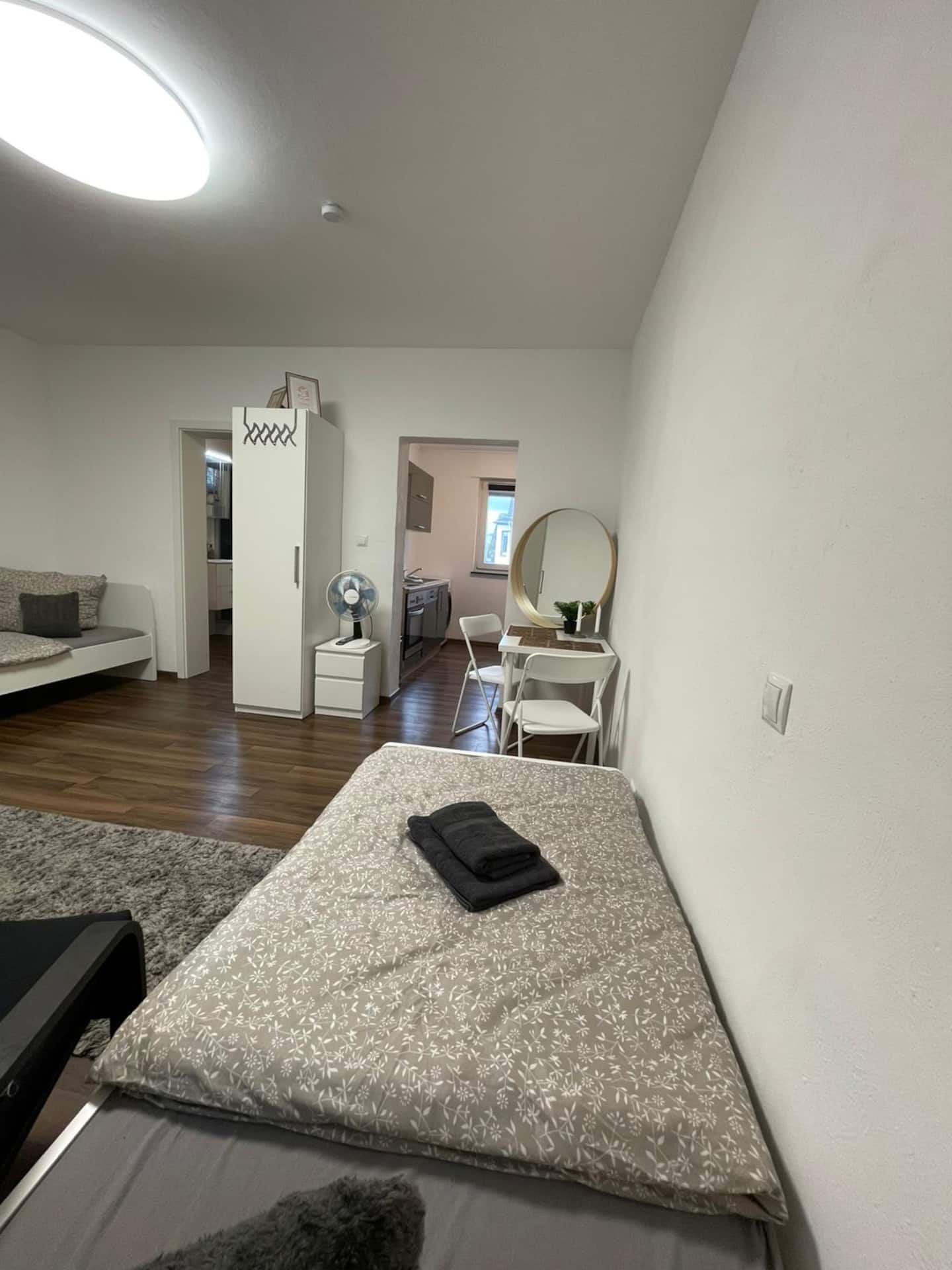 Schlafzimmer Bild 2