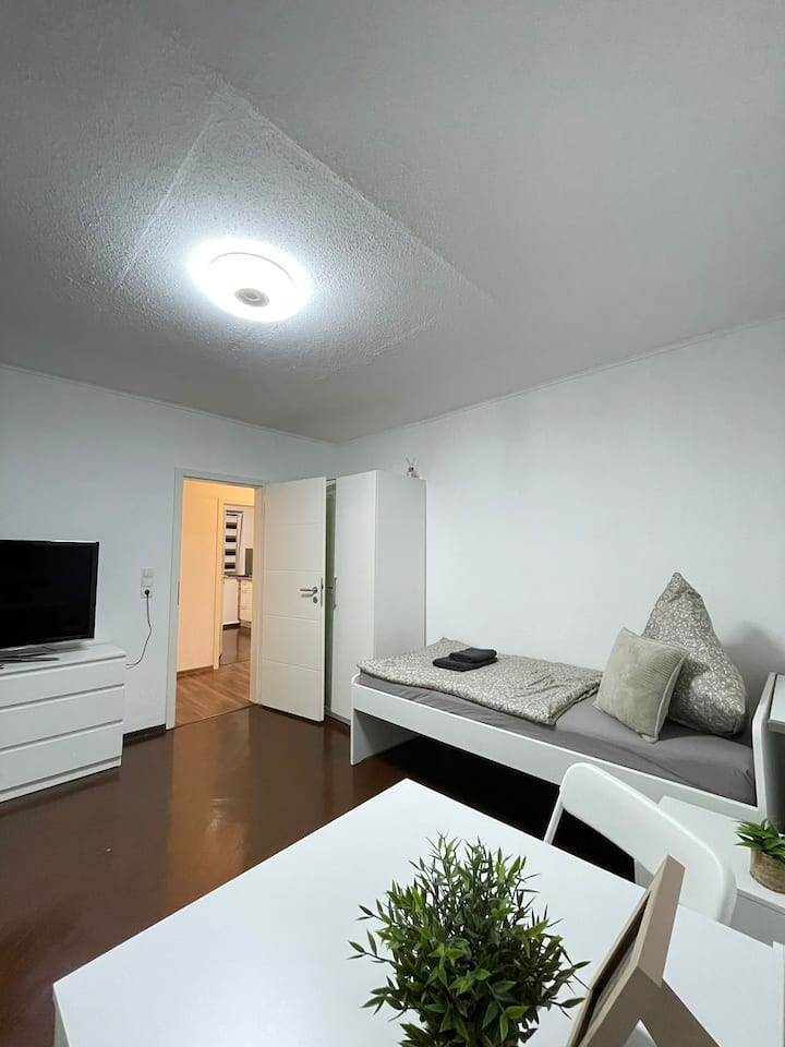 Schlafzimmer Bild 1