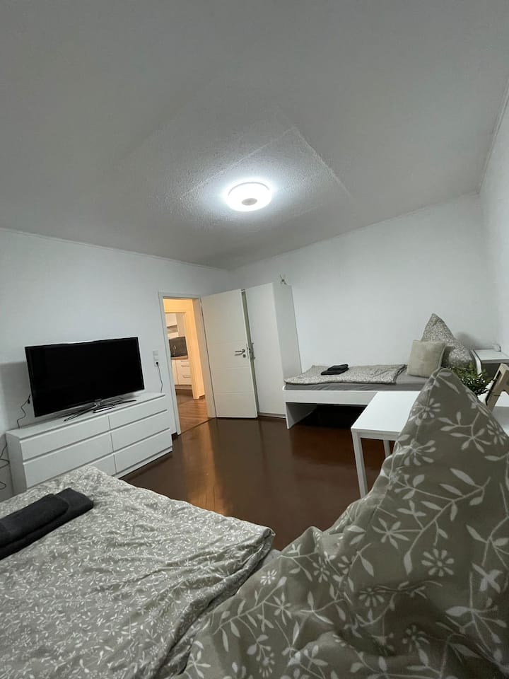 Schlafzimmer Bild 5