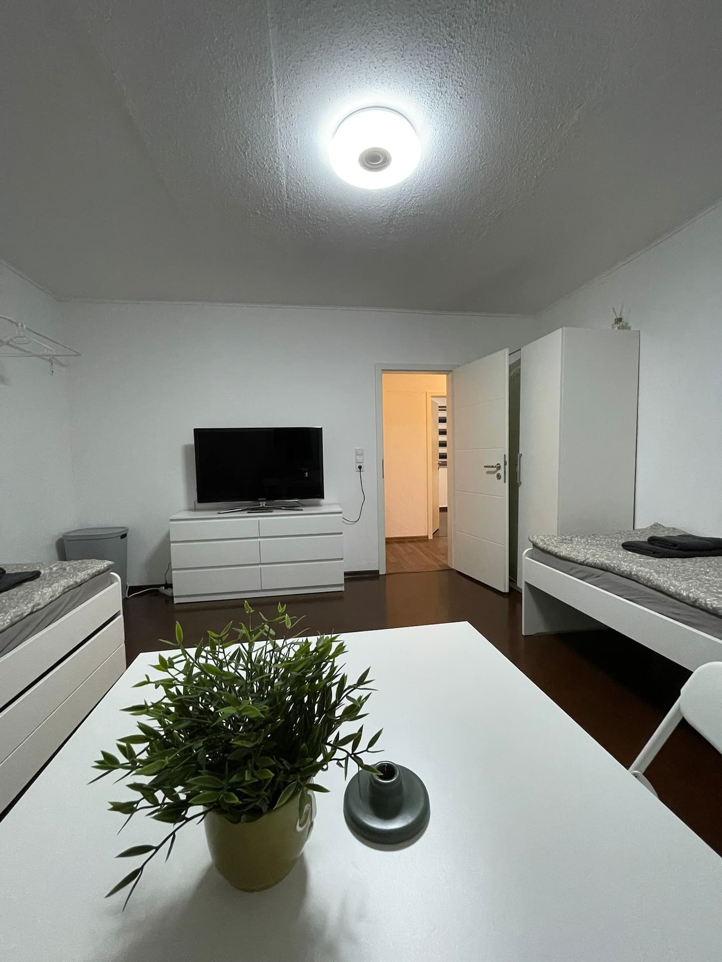 Schlafzimmer Bild 8